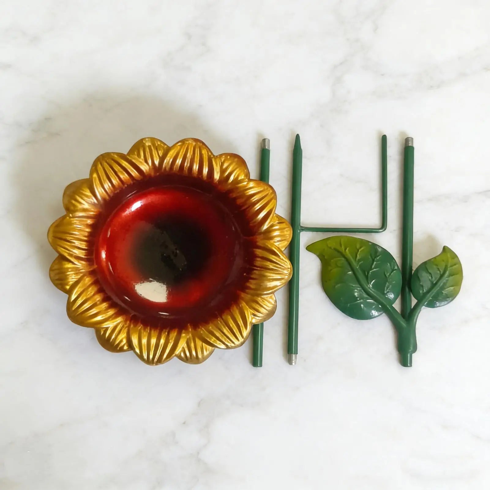 Bird Drinking Station, Metal Sunflower Water Stand, Bird Bath Decorative Bowl For Hummingbird, Finch, Chickadee, Bee